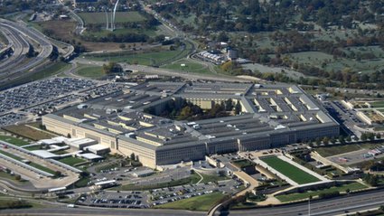 Pentagon ma problem, alarmuje Kongres. "Resortowi może zacząć brakować pieniędzy"