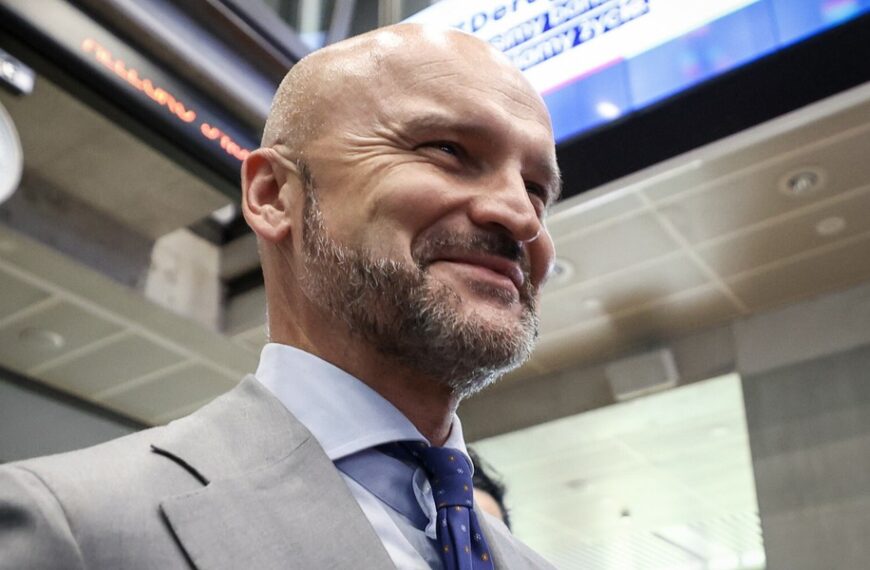 Allegro i InPost wstrzymują spór o 100 milionów złotych. Podmioty zawarły porozumienie.