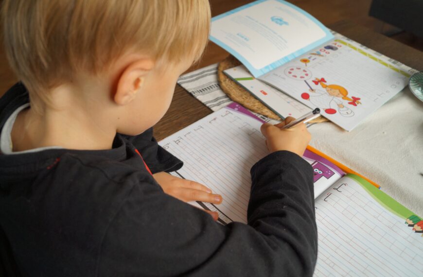 Badanie: Jak Polacy postrzegają polskie placówki edukacyjne? Sprawdzono między innymi opinię na…