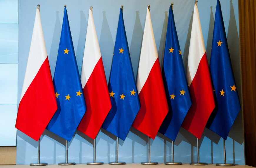 Polacy ocenili podział funduszy unijnych