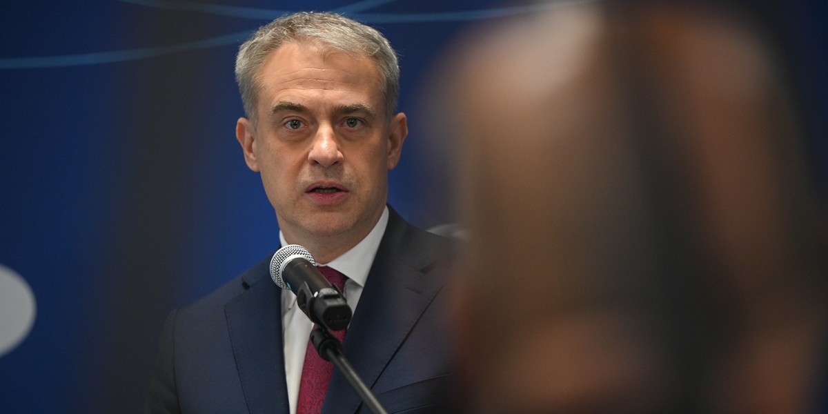 Polskie przedsiębiorstwa na celowniku cyberprzestępców. Oszuści podszywają się pod postacie polityczne