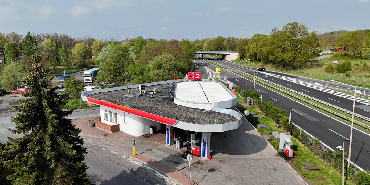 Stacja paliw Orlen przy autostradzie A6 w pobliżu Kołbaskowa