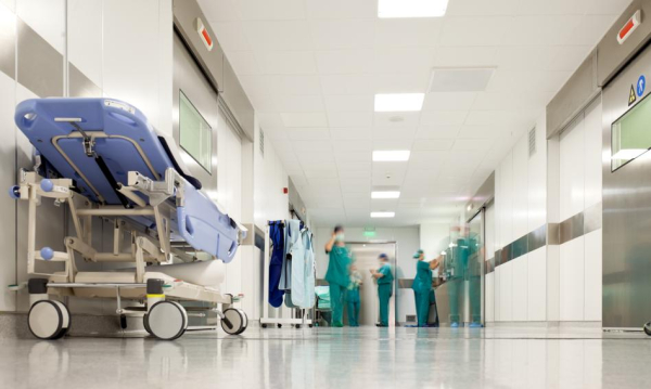 Koniec z tajemnicami w placówkach medycznych. Komisja sejmowa poparła środek dyscyplinujący wynagrodzenia lekarzy.